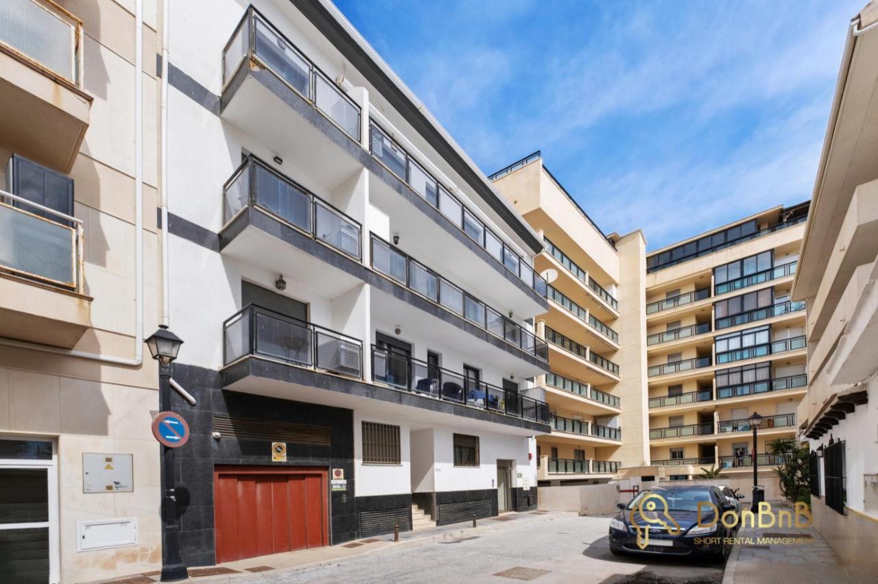 Cozy Apartment With Sea View And Private Parking In Фуэнхирола Экстерьер фото