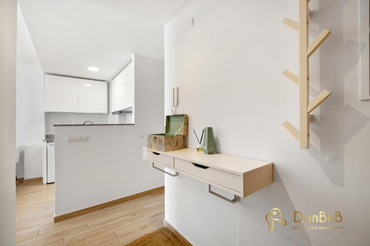 Cozy Apartment With Sea View And Private Parking In Фуэнхирола Экстерьер фото
