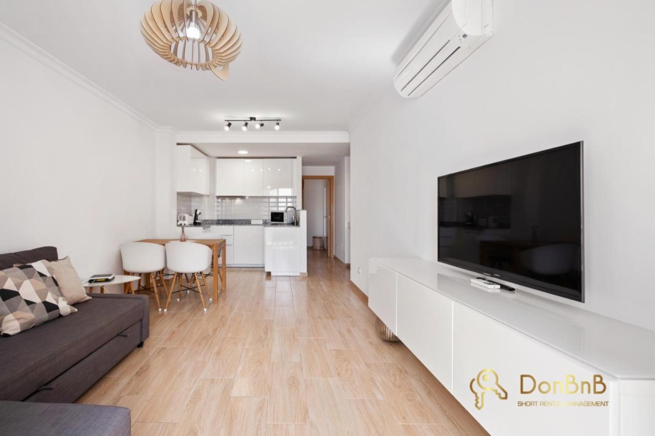 Cozy Apartment With Sea View And Private Parking In Фуэнхирола Экстерьер фото